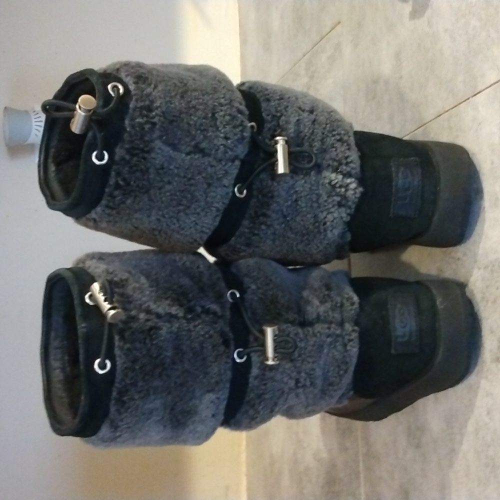 UGG BOOTS - Picture 5 of 9